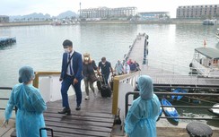Hai du khách nhiễm Covid-19 tiếp xúc hơn 60 người ở Quảng Ninh