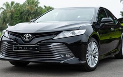 Chênh hơn 200 triệu, hai phiên bản Toyota Camry khác nhau những gì?