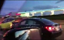 Video: Mải đôi co với người khác, tài xế gây họa cho ô tô phía trước
