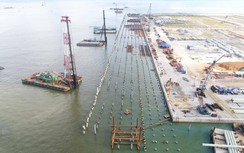 Khởi động dự án đầu tư hai bến container 3, 4 cảng Lạch Huyện