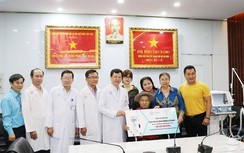 Gia đình NSND Lý Huỳnh tặng BV Chợ Rẫy máy thở hỗ trợ phòng chống Covid-19