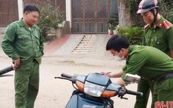 Công an xã ở Hà Tĩnh phạt người tham gia giao thông không đeo khẩu trang