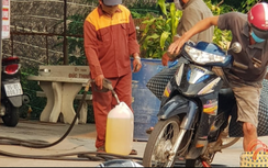 Hà Nội: Đề nghị không bán xăng cho người đựng bằng can