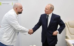 Tin thế giới mới nhất 1/4: Gặp bác sĩ nhiễm Covid-19, Putin làm việc từ xa