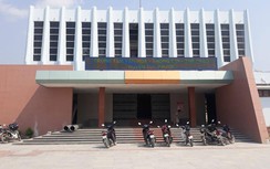 Bình Định: Giám đốc Trung tâm văn hóa huyện lấy chuông đi bán đồng nát