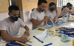 Học viên cai nghiện Hải Dương làm tặng hàng nghìn “kính chống giọt bắn”