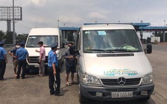 Thanh tra giao thông TP HCM phát hiện 28 xe vẫn chở khách trong mùa dịch