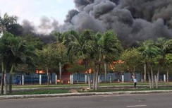 Cháy dữ dội ở kho chứa gần 10 tấn hạt điều trong KCN Phú Mỹ