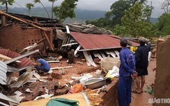 Sơn La: Giông lốc thổi bay hàng trăm nóc nhà, tàn phá hơn 100ha nông sản