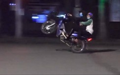 Video: Lợi dụng thời điểm giãn cách xã hội, nhiều quái xế đua xe loạn phố