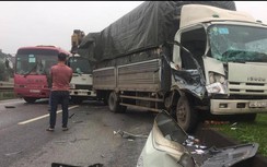 Thái Nguyên: Tai nạn liên hoàn 3 xe tải và xe chở công nhân, QL3 ùn tắc
