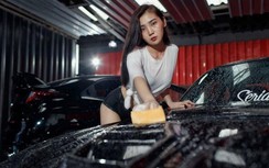 Nữ nhân viên rửa xe khiến khách hàng thổn thức