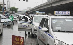 Taxi, xe ôm công nghệ hoạt động nhộn nhịp sau nới lỏng cách ly xã hội