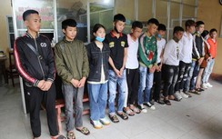 14 thanh, thiếu niên "đầu trần" đua xe trên đường lên Tây Thiên