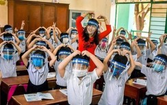 Chủ tịch Hà Nội: Không nên chia giờ học, học sinh không cần mũ che giọt bắn