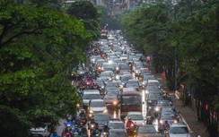 Video: Hà Nội ùn tắc kinh hoàng, hàng loạt nhà xe vẫn dừng đỗ đón khách