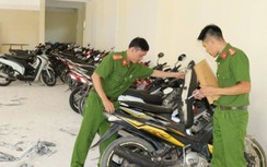 Quảng Bình bắt vụ vận chuyển xe gian cực lớn, thu 60 xe máy đắt tiền