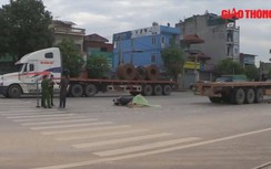 Video: Va chạm với xe container, người đàn ông đi xe máy tử vong tại chỗ