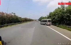 Video: Khoảnh khắc xe đưa dâu suýt gây tai nạn trên cao tốc
