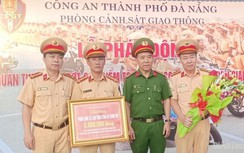 Chủ tịch TP. Đà Nẵng "thưởng nóng" CSGT xử lý nhóm người bốc đầu xe