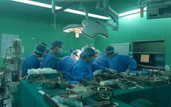 Bệnh nhân xơ gan nặng hồi sinh nhờ lá gan hiến "xuyên Việt" trong đêm