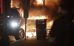 Video bạo loạn ở Mỹ: Nhà cửa, xe cộ bị đốt cháy tại Washington
