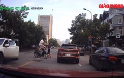 Video: Va chạm giao thông, tài xế ''choảng'' nhau giữa đường