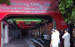 Kho chứa đồ tang lễ bốc cháy trong đêm, lan sang trung tâm tiệc cưới