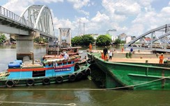 Hạn chế giao thông thủy trên sông Sài Gòn để lấp hố xoáy