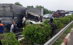 Video tai nạn giao thông ngày 9/6: Tài xế mắc kẹt trong cabin sau va chạm