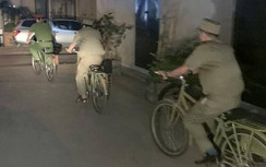 Cảnh sát khu vực ở Hà Nội vẫn tuần tra bằng xe đạp