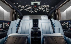 Cận cảnh phiên bản đầy hoa hồng của Rolls-Royce Phantom