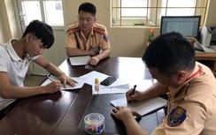 Quảng Ninh: Thanh niên điều khiển xe bằng 1 bánh bị phạt 7,4 triệu đồng