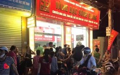 Hà Nội: Cảnh sát truy tìm tên cướp tiệm vàng mặc áo sơ mi trắng lịch lãm