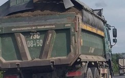 Xuất hiện xe “khủng” cơi thùng, chở hàng có ngọn tung hoành ở Quảng Bình