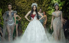 Hoa hậu Khánh Vân lần đầu mang vương miện bạc tỉ lên sàn catwalk