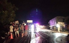 Xe khách đối đầu xe tải ở Bình Thuận, 8 người tử vong