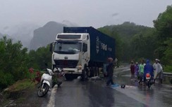 Xe máy va chạm với xe container trên đường Hồ Chí Minh, 1 người tử vong