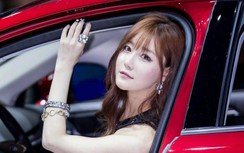 Người mẫu Choi Seul Ki khoe đường cong nóng bỏng tại triển lãm xe hơi