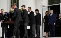 Trump tổ chức lễ tưởng niệm riêng cho em trai Robert Trump tại Nhà Trắng