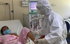 Bệnh nhân Covid-19 bệnh nền nặng nghẹn ngào ngày xuất viện