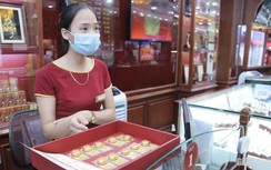 Giá vàng hôm nay 26/8: Đi ngang trước nhiều áp lực