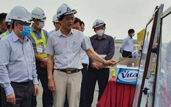 Bộ trưởng Nguyễn Văn Thể thị sát dự án nâng cấp đường băng Nội Bài
