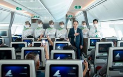 Chủ tịch Bamboo Airways tặng quà hành khách trước thềm Quốc khánh 2/9