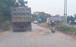 Bắc Giang: Xe cơi thùng vô tư phá đường vì cân tải trọng hỏng?