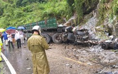 Tai nạn ở Lai Châu: Xe đầu kéo lao vào vách núi, 2 người tử vong