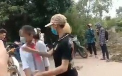Nữ sinh lớp 7 ở Thanh Hóa bị đánh tới tấp trên đường đi học về