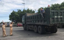 Ninh Bình: "Cưỡng chế" cắt thùng ngay với xe tải vi phạm