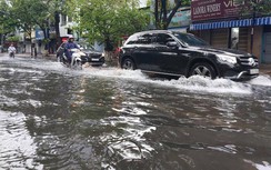 Bão số 5 chưa đổ bộ, đường phố Đà Nẵng đã thành sông