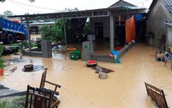 Lũ miền Trung: Hàng nghìn nhà dân ngập nước, nhiều nơi bị cô lập
